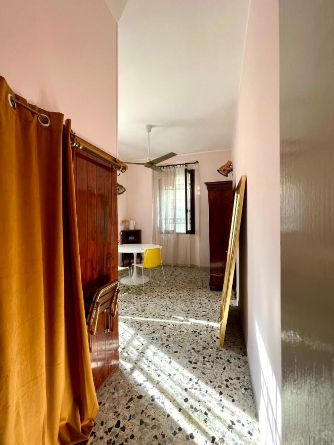 Venetian Pink Apartment In Dorsoduro Exterior photo