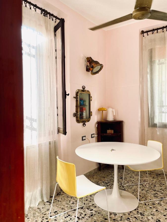Venetian Pink Apartment In Dorsoduro Exterior photo